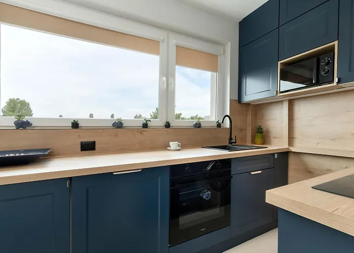 Апартаменты Seaside Family Apartment 8 Guests Walk To Beach By Noclegi Renters