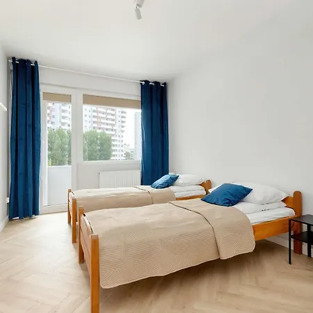 Family For 8 People By Renters Apartament Gdańsk