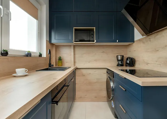 Apartment Seaside Family 8 Guests Walk To By Renters